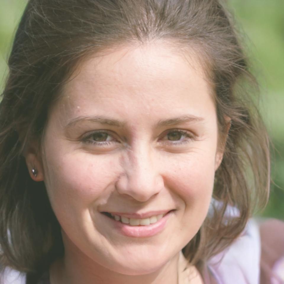 Briony Sinclair, Investment Analysis Expert